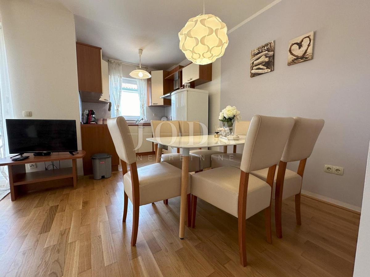 Opremljen apartma 100 metrov od morja!