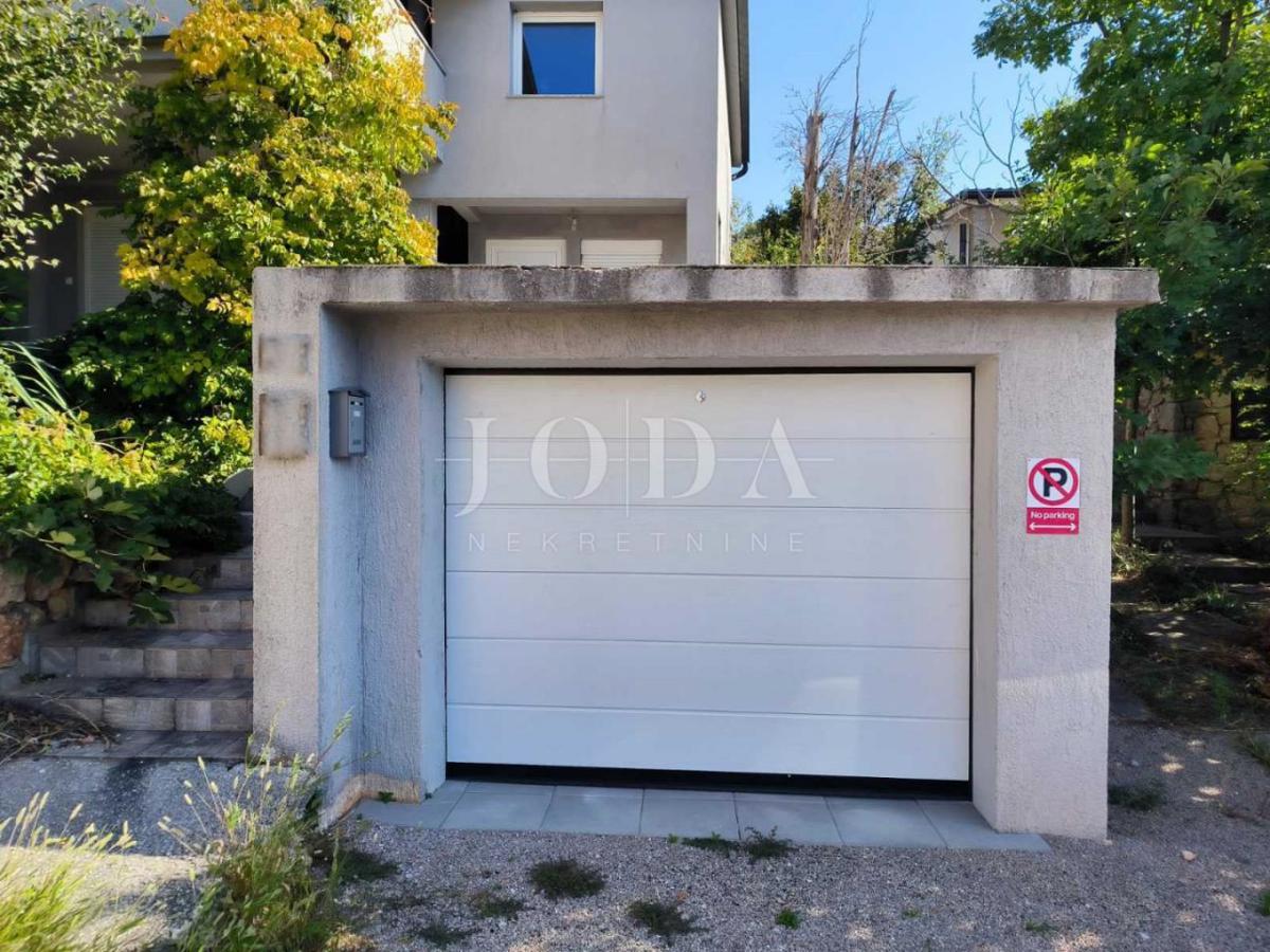 Stanovanje Karlobag, 59m2, parking