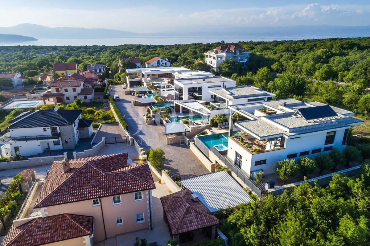 Sodobna luksuzna vila s pogledom na morje