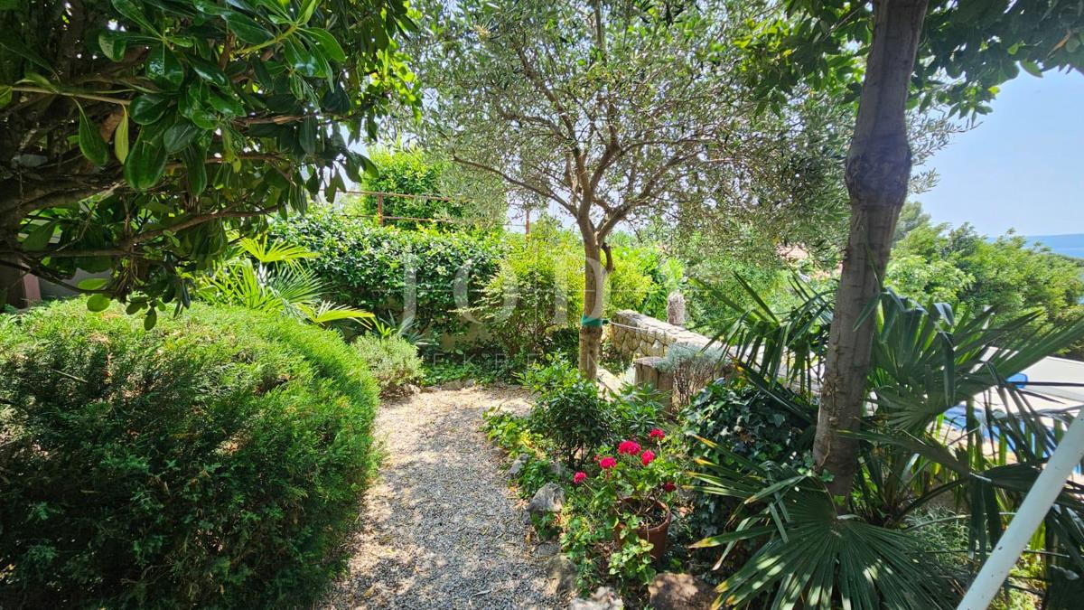 Apartma Crikvenica v bližini morja z vrtom