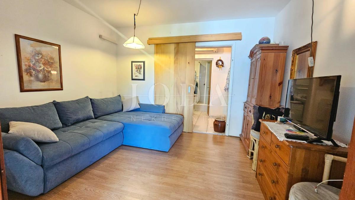 Apartma Crikvenica v bližini morja z vrtom
