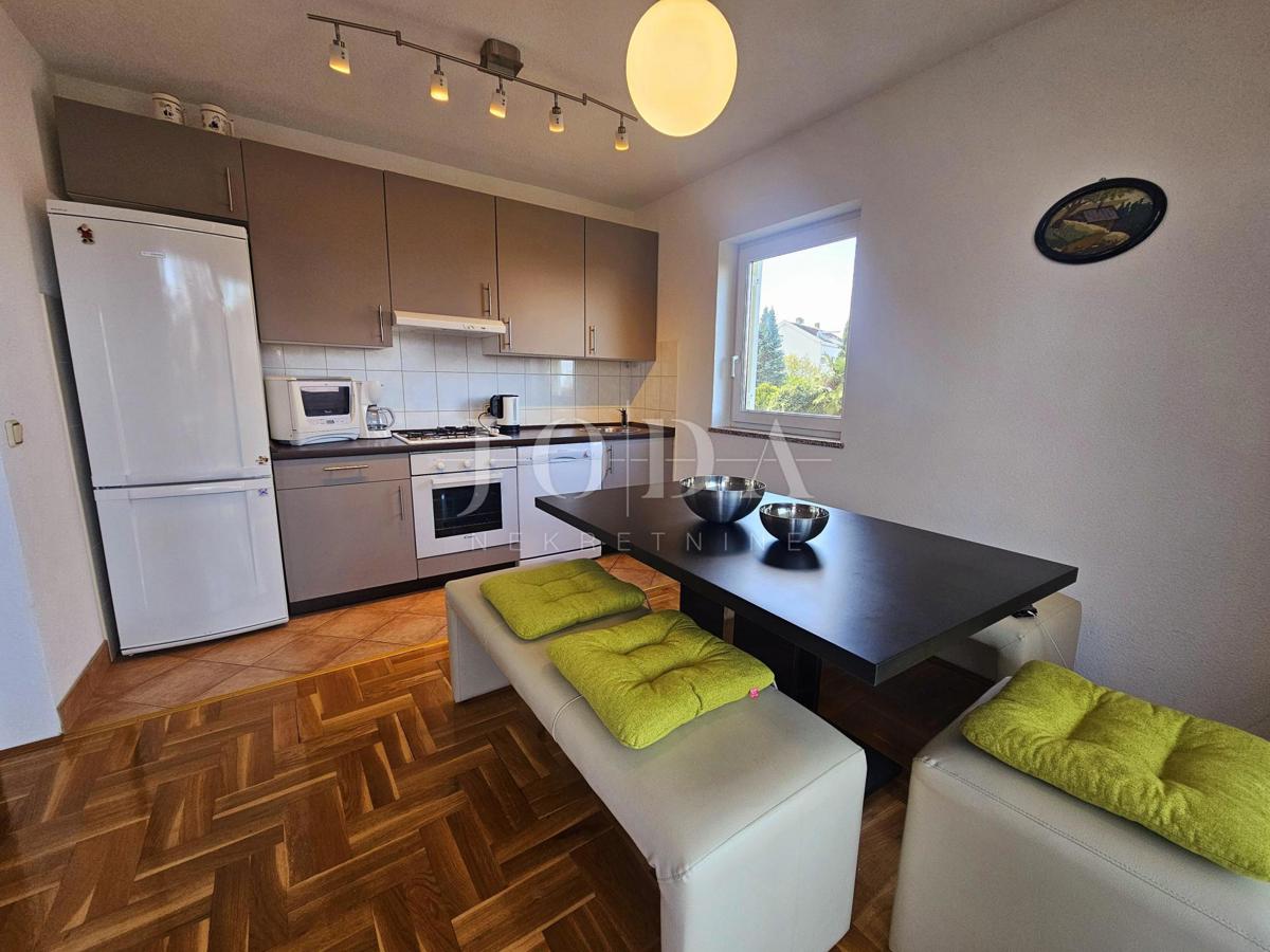 Dvosobni apartma blizu morja, pogled na morje Malinska