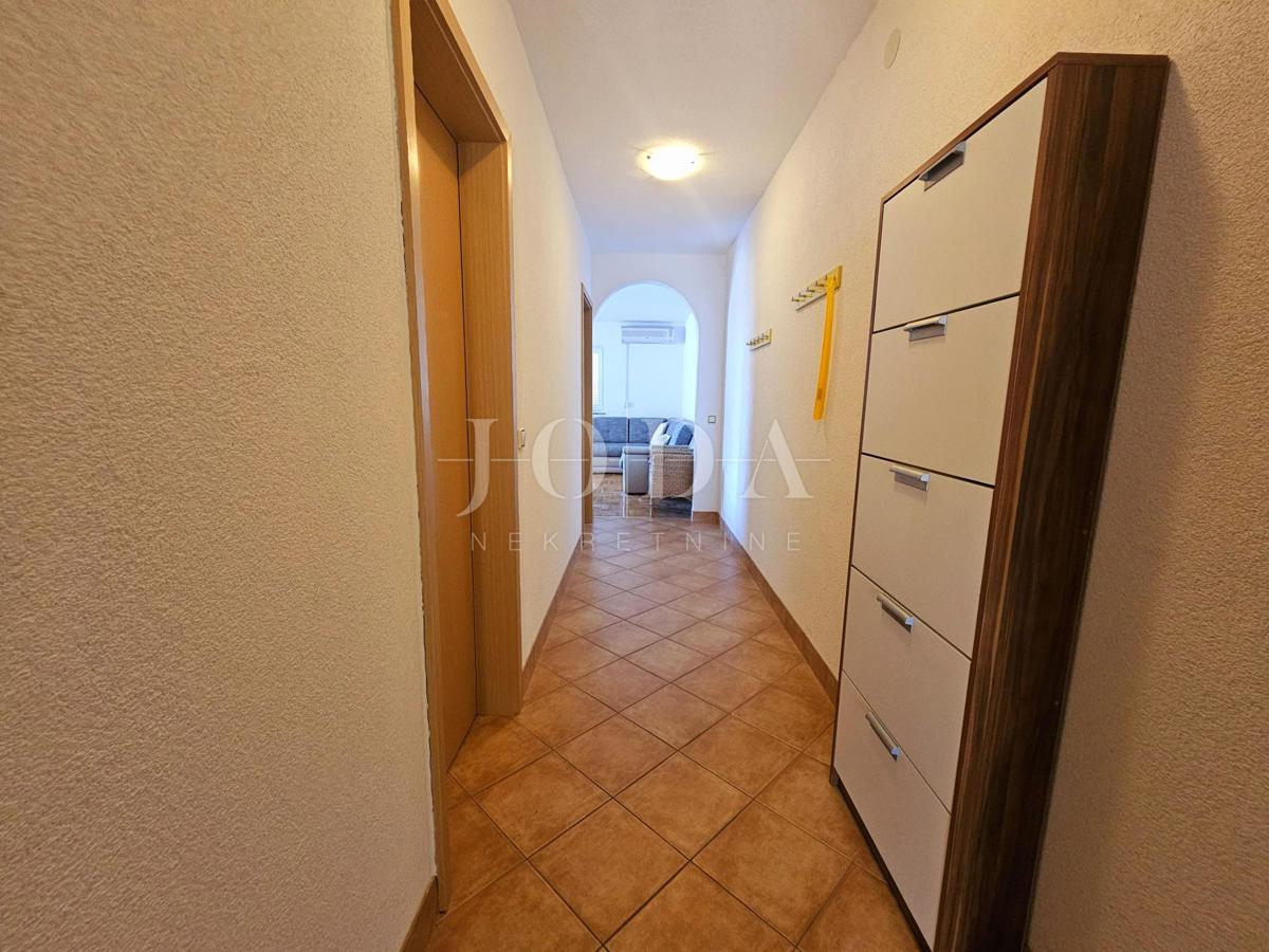 Dvosobni apartma blizu morja, pogled na morje Malinska