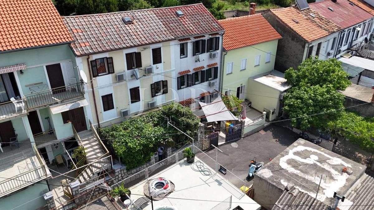 Crikvenica, vrstna hiša na odlični lokaciji