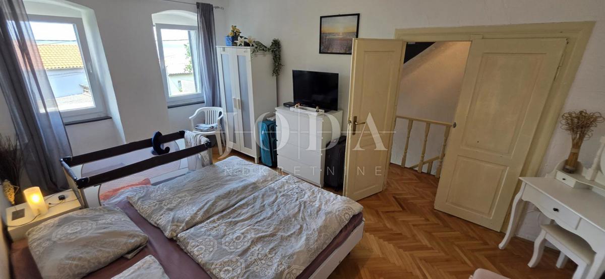 Crikvenica, vrstna hiša na odlični lokaciji