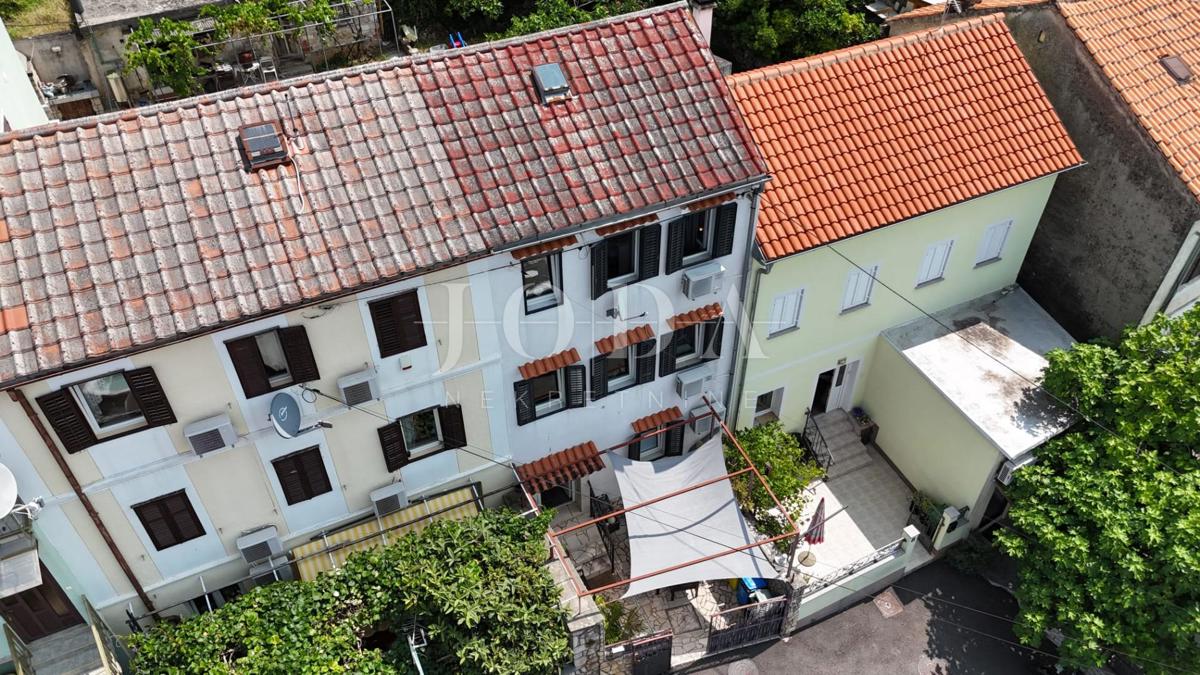 Crikvenica, vrstna hiša na odlični lokaciji