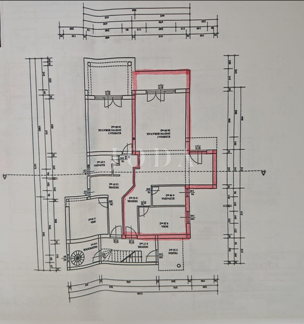 Pritlični apartma z vrtom 150 m od morja