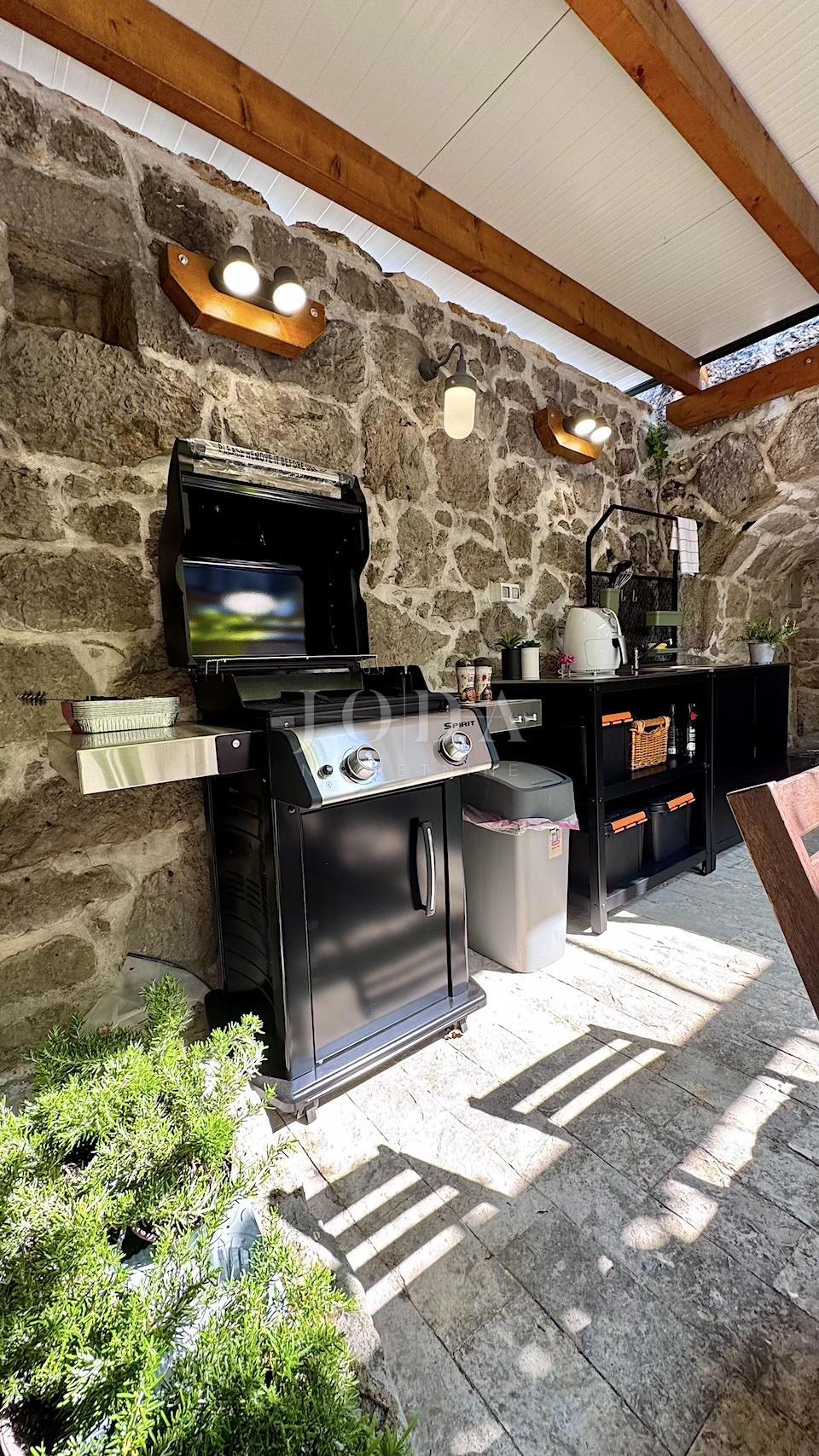 Hiša Grižane-Belgrad, Vinodolska Općina, 585m2