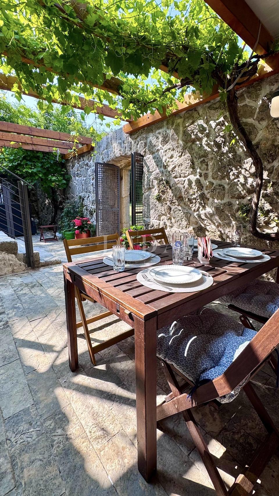 Hiša Grižane-Belgrad, Vinodolska Općina, 585m2