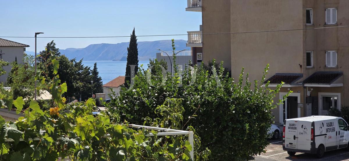 Crikvenica – Stanovanje v pritličju s parkiriščem na atraktivni lokaciji, Hrusta