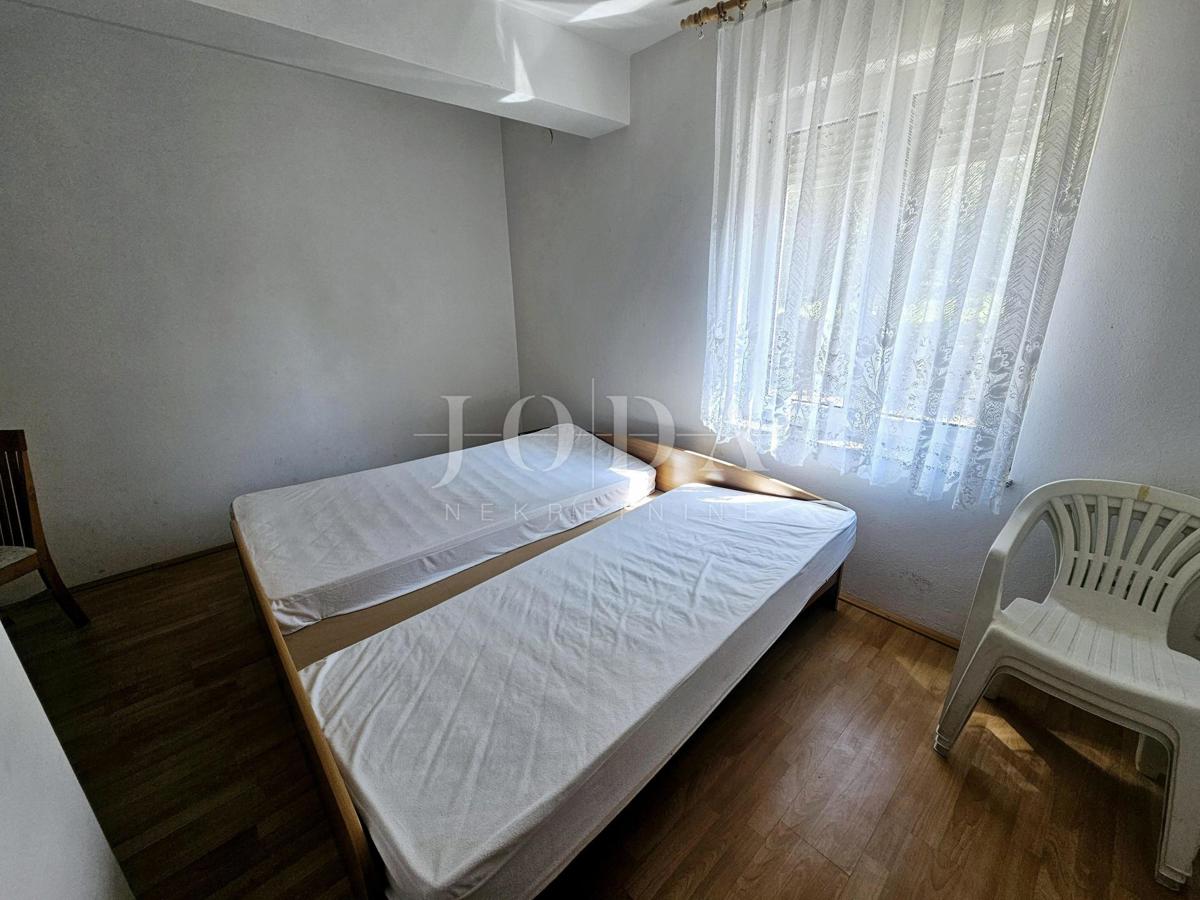 Hiša s tremi apartmaji v bližini Malinske, otok Krk