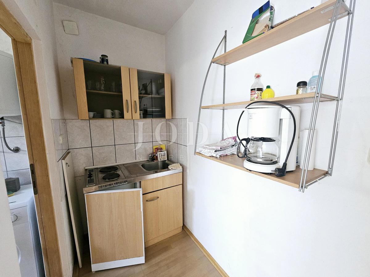 Hiša s tremi apartmaji v bližini Malinske, otok Krk