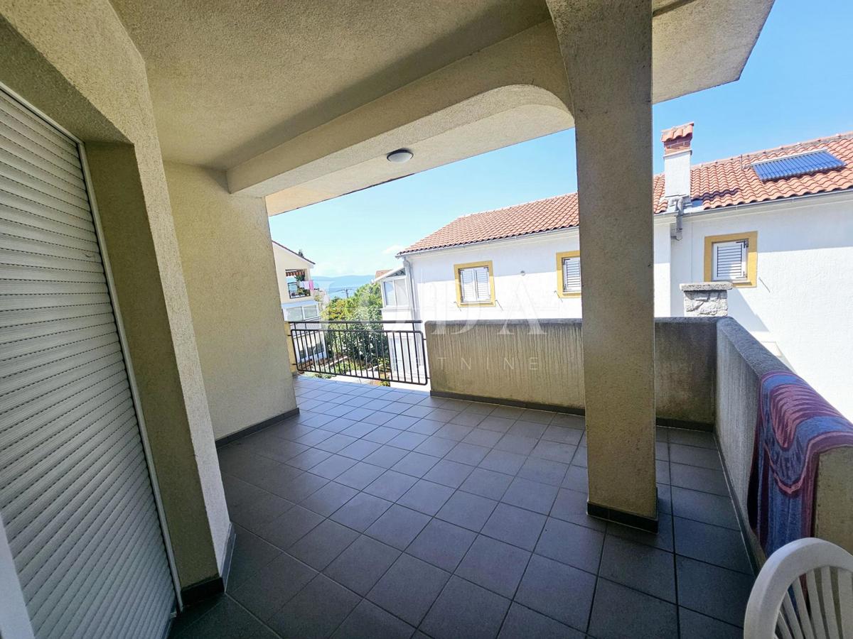 Hiša s tremi apartmaji v bližini Malinske, otok Krk