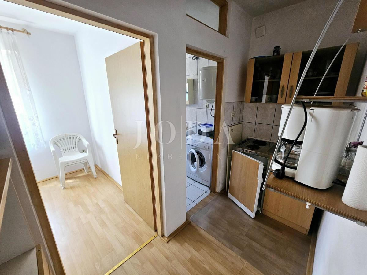 Hiša s tremi apartmaji v bližini Malinske, otok Krk