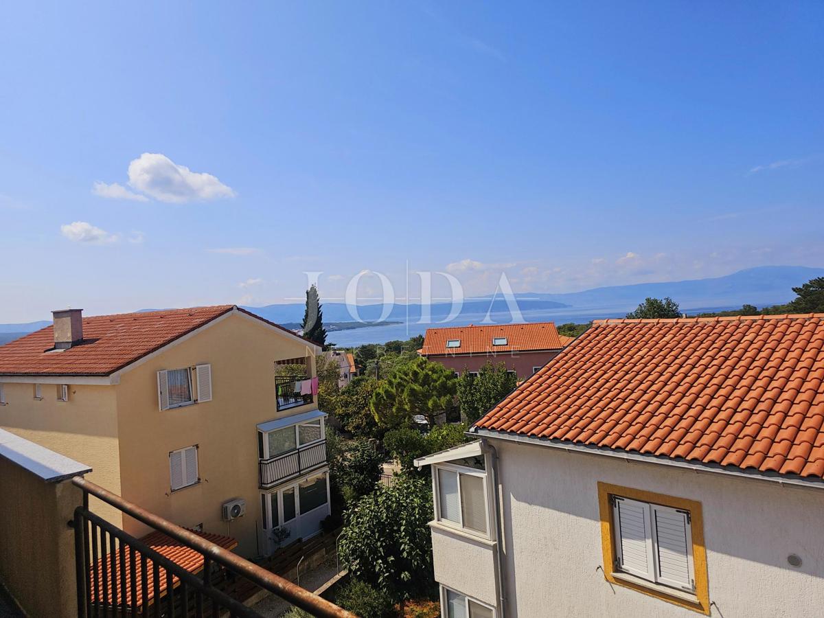 Hiša s tremi apartmaji v bližini Malinske, otok Krk