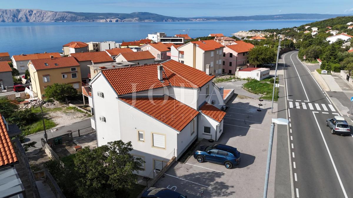 Na novo prenovljen penthouse 67 m² s panoramskim razgledom na morje (prodaja)