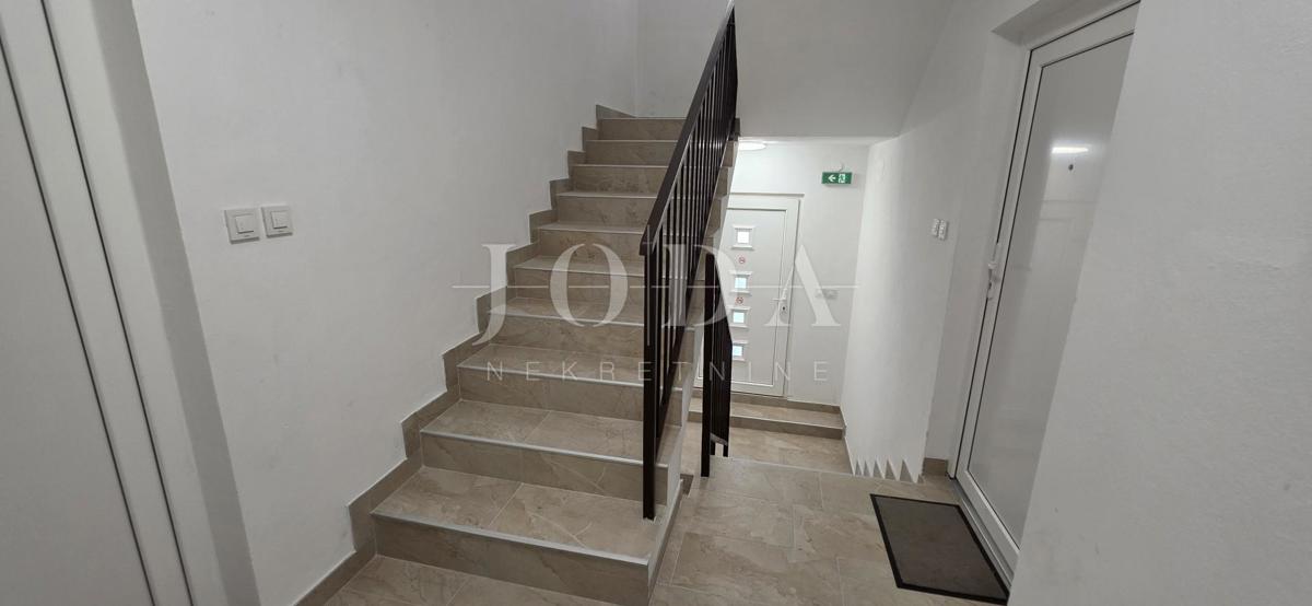 Na novo prenovljen penthouse 67 m² s panoramskim razgledom na morje (prodaja)