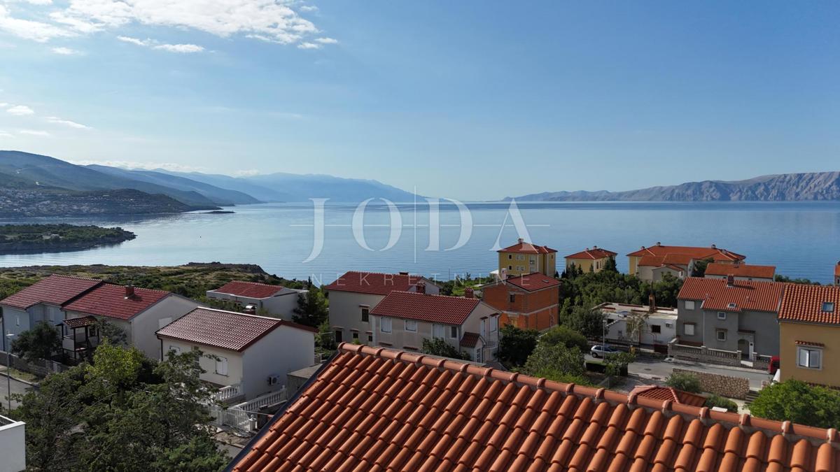 Na novo prenovljen penthouse 67 m² s panoramskim razgledom na morje (prodaja)