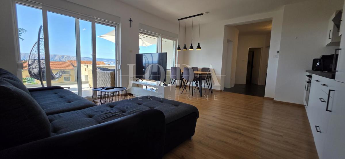 Na novo prenovljen penthouse 67 m² s panoramskim razgledom na morje (prodaja)