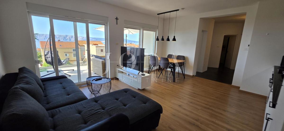 Na novo prenovljen penthouse 67 m² s panoramskim razgledom na morje (prodaja)