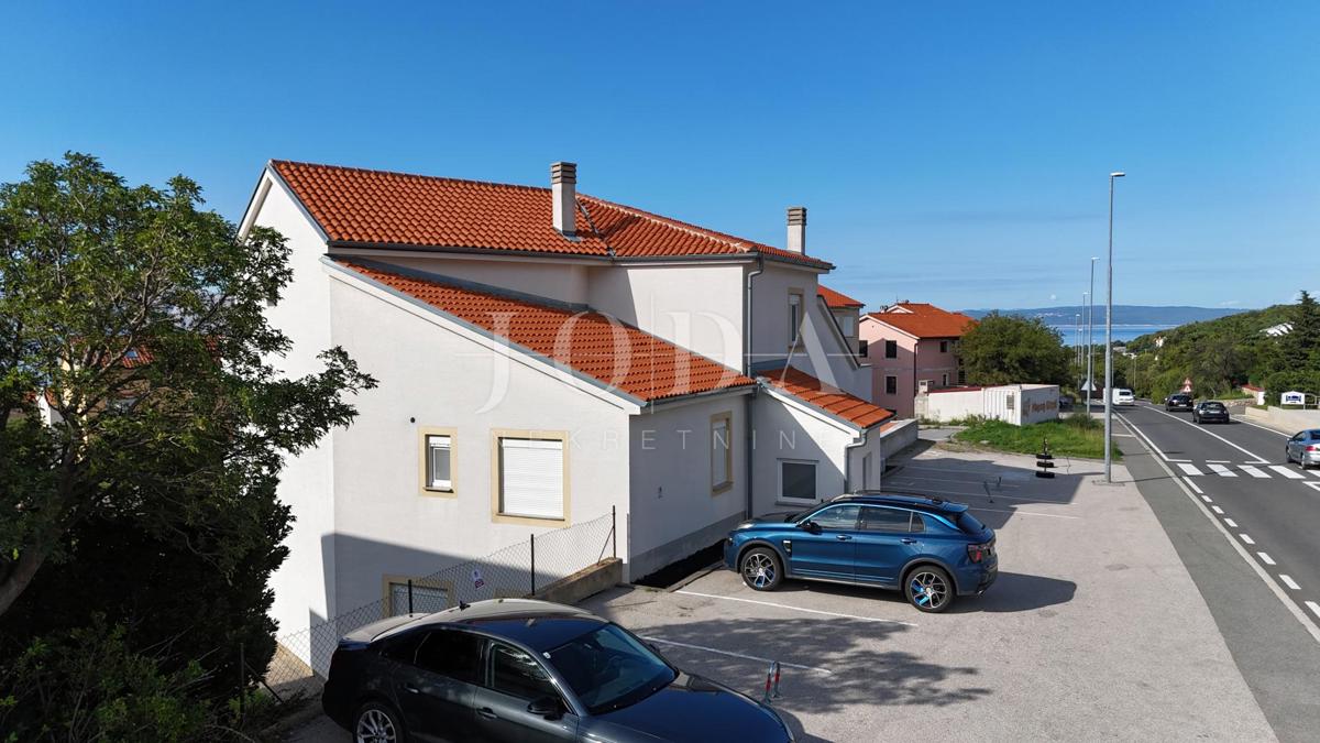 Na novo prenovljen penthouse 67 m² s panoramskim razgledom na morje (prodaja)