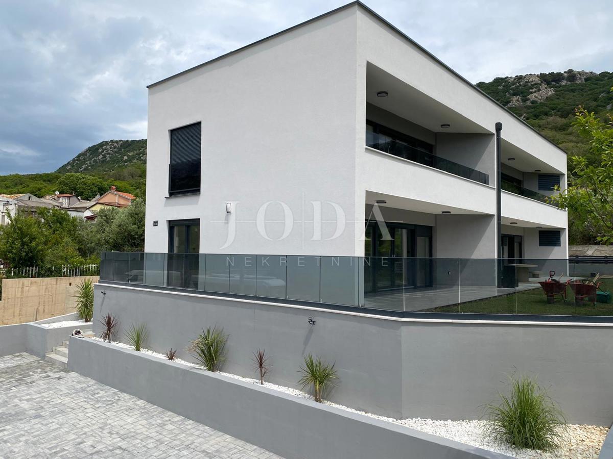 Novogradnja v okolici Baške, Krk