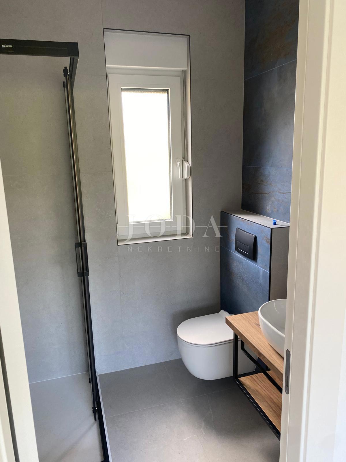 Novogradnja v okolici Baške, Krk