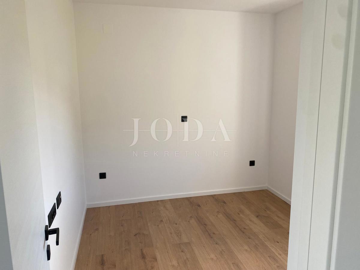 Novogradnja v okolici Baške, Krk