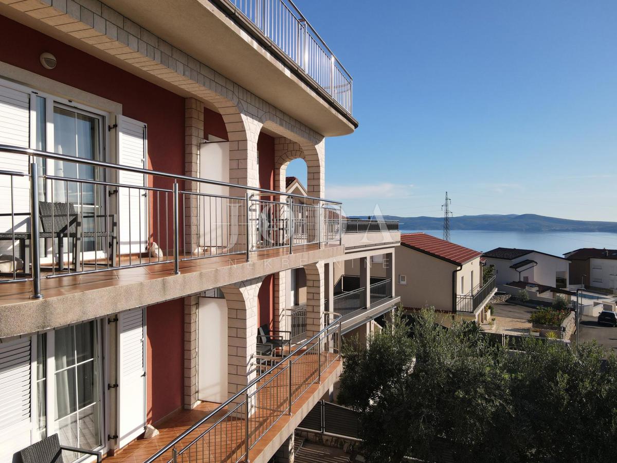 Investicijska priložnost – Apartmajska hiša z bazenom v Crikvenici