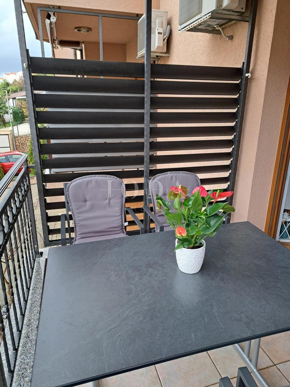 Crikvenica, pritlično stanovanje na odlični lokaciji