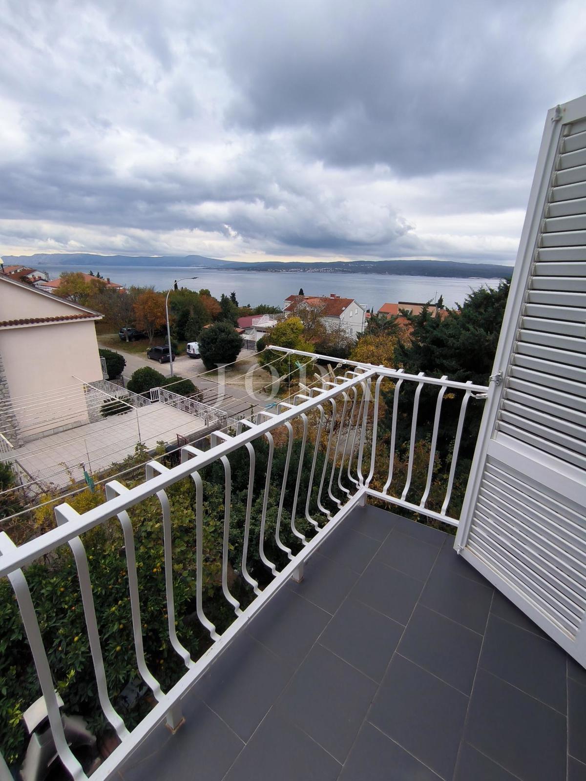 Apartma v bližini morja z dvema balkonoma 