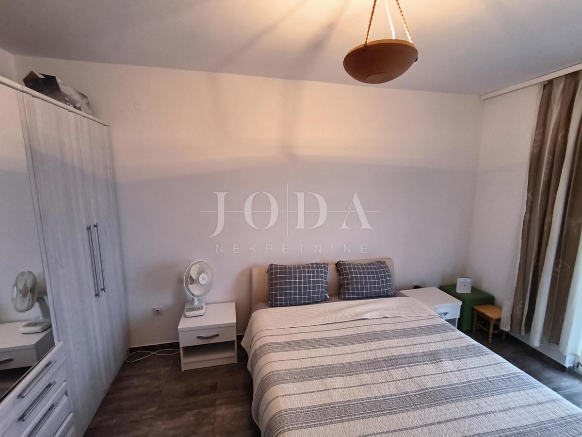 Apartma v bližini morja z dvema balkonoma 