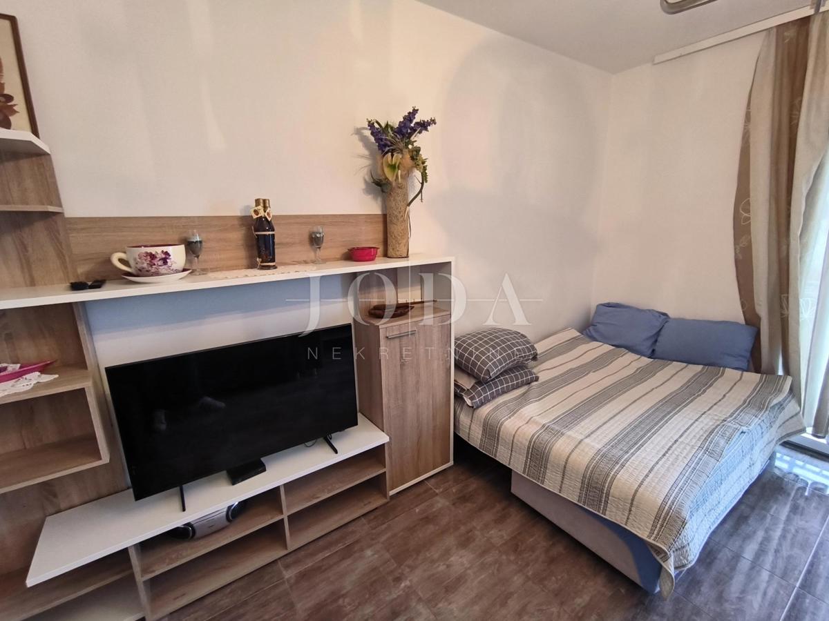 Apartma v bližini morja z dvema balkonoma 