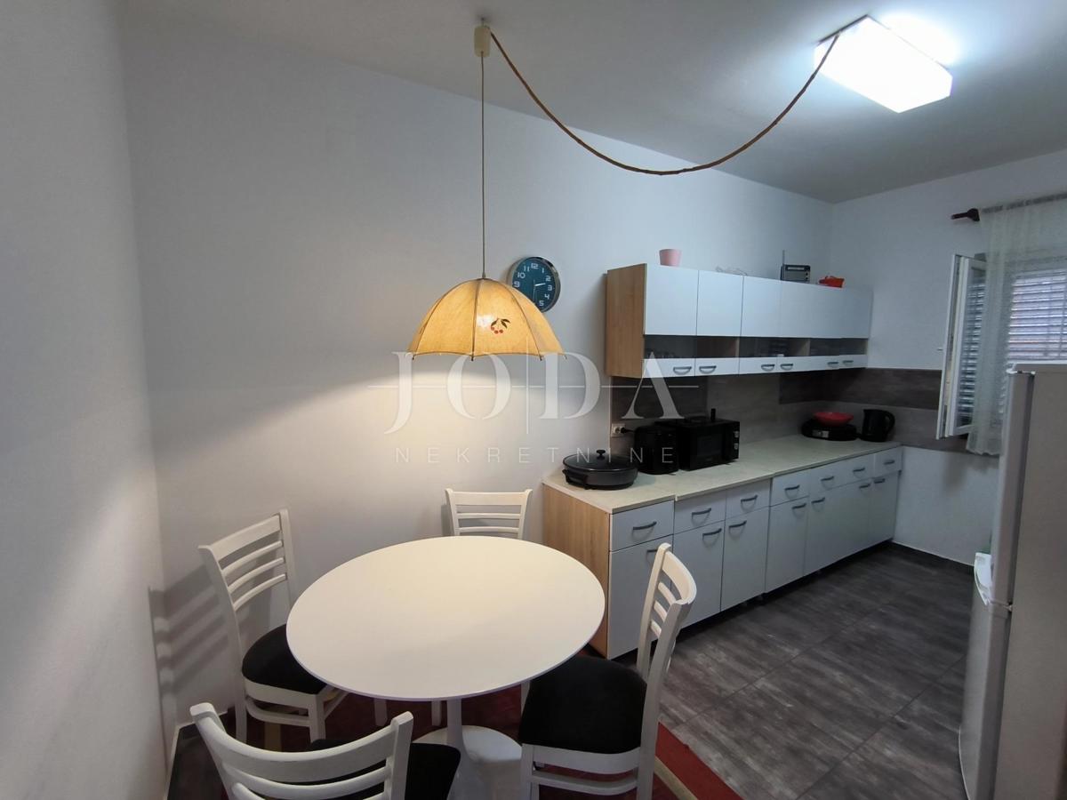 Apartma v bližini morja z dvema balkonoma 