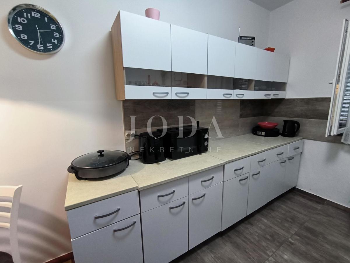 Apartma v bližini morja z dvema balkonoma 