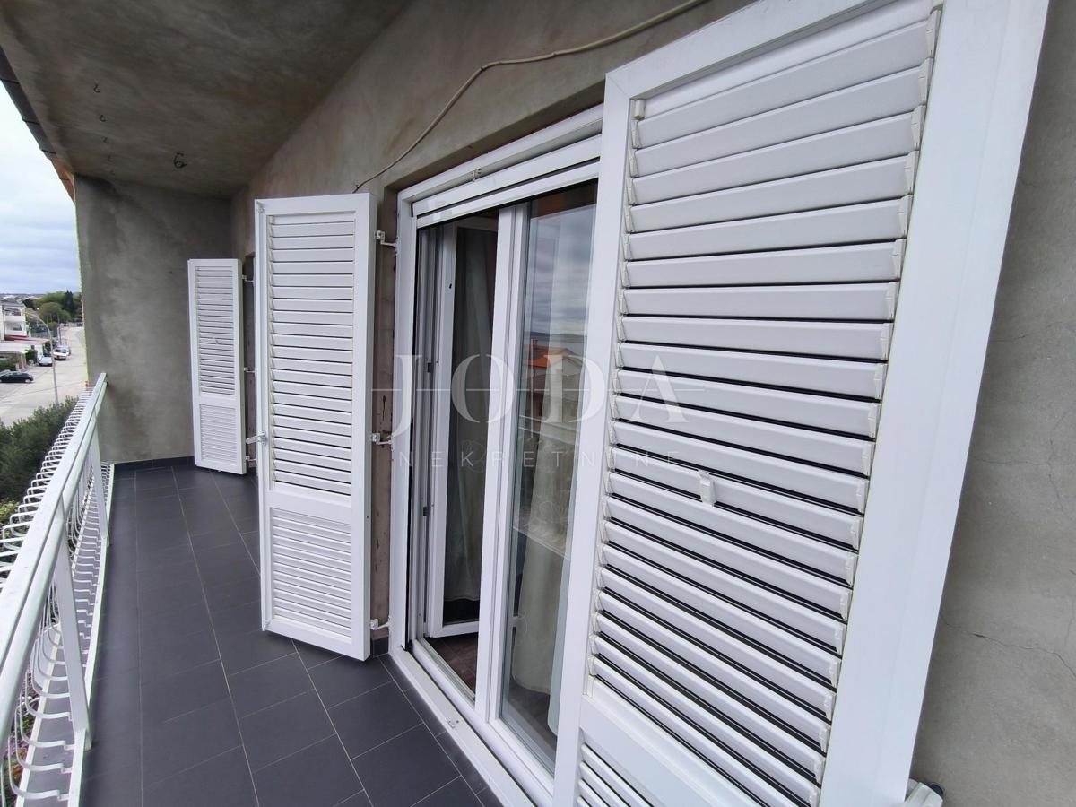 Apartma v bližini morja z dvema balkonoma 