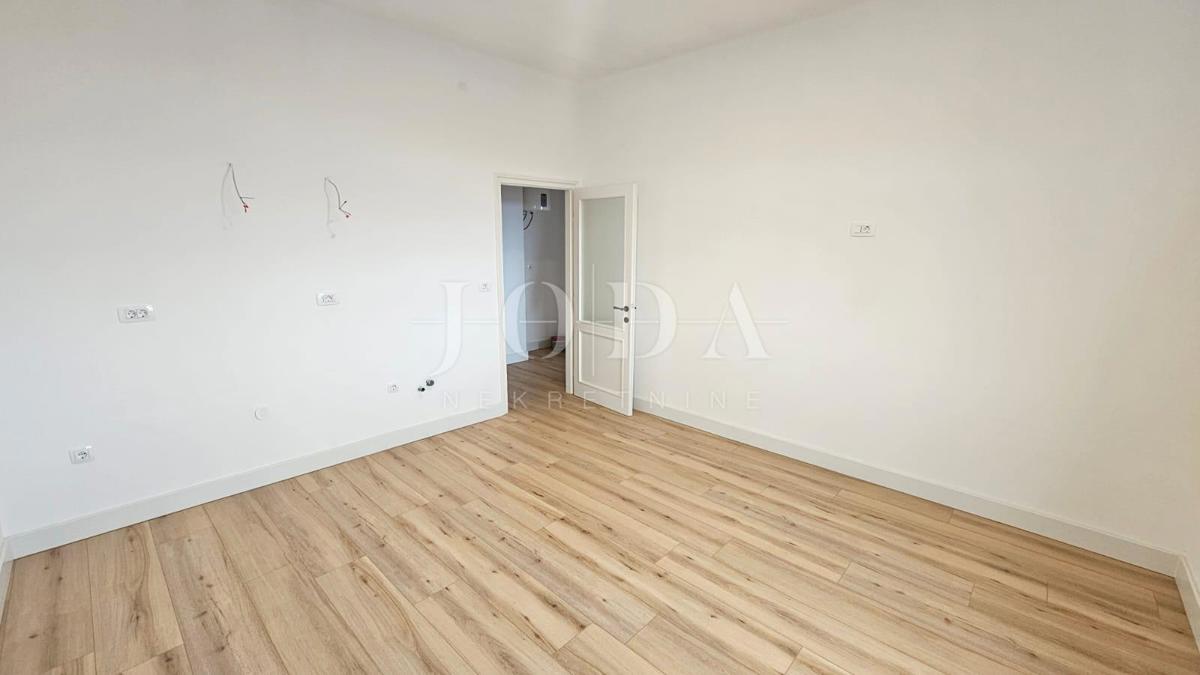 Popolnoma obnovljeno stanovanje 57 m² – širše središče Novega Vinodolskega, blizu morja