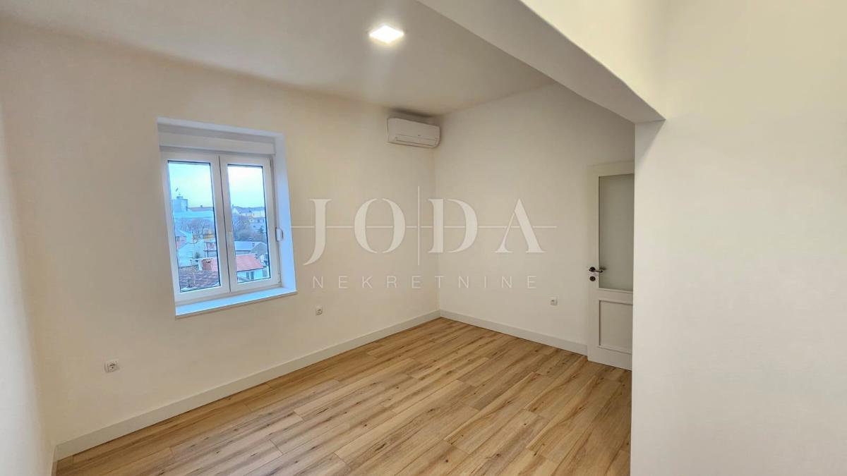 Popolnoma obnovljeno stanovanje 57 m² – širše središče Novega Vinodolskega, blizu morja