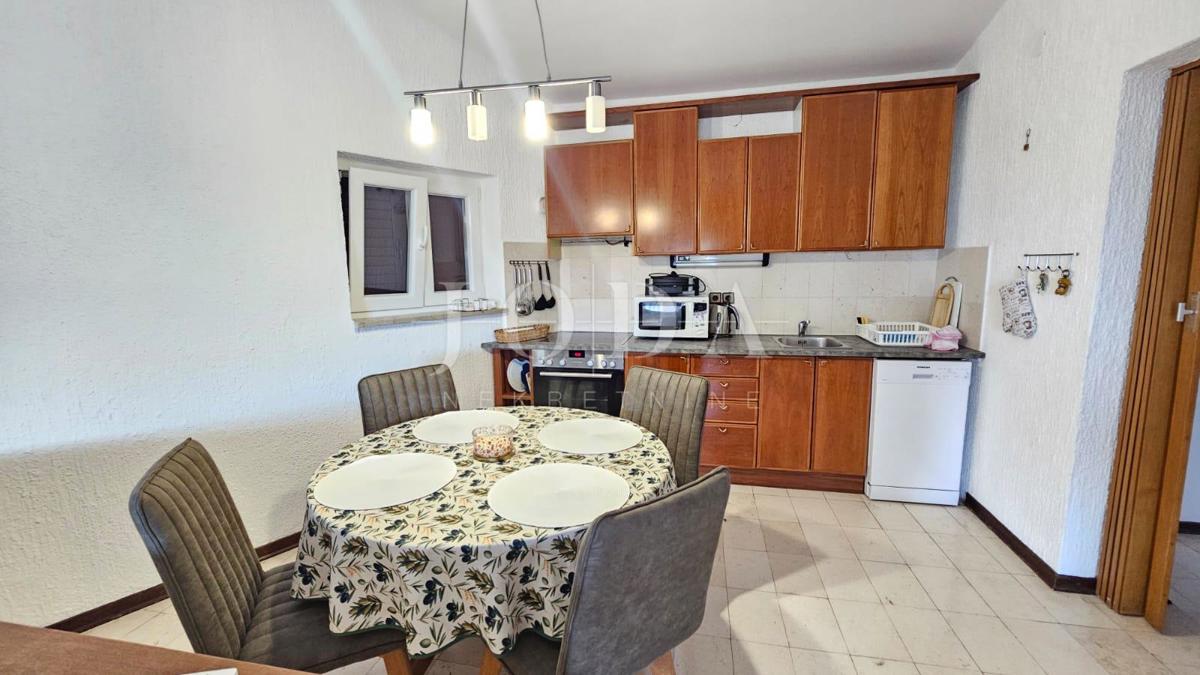 Prodamo stanovanje v Selcih, odlična lokacija in pogled na morje