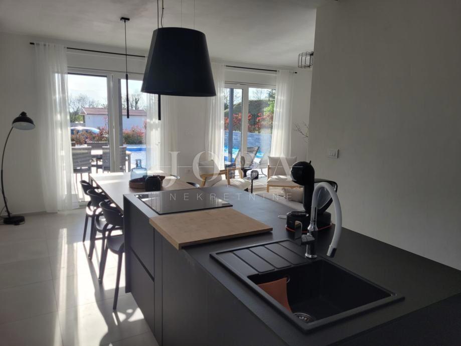 Hiša Svetvinčenat, 130m2