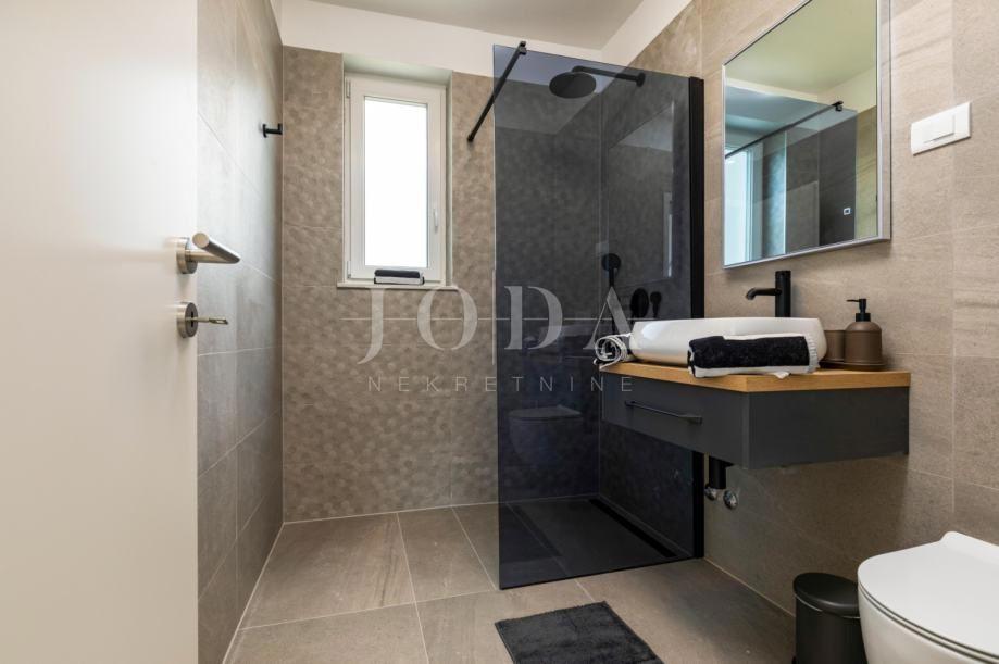 Hiša Svetvinčenat, 130m2