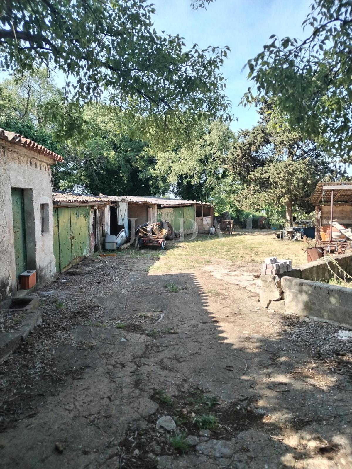 Zemljišče Valtura, Ližnjan, 960m2