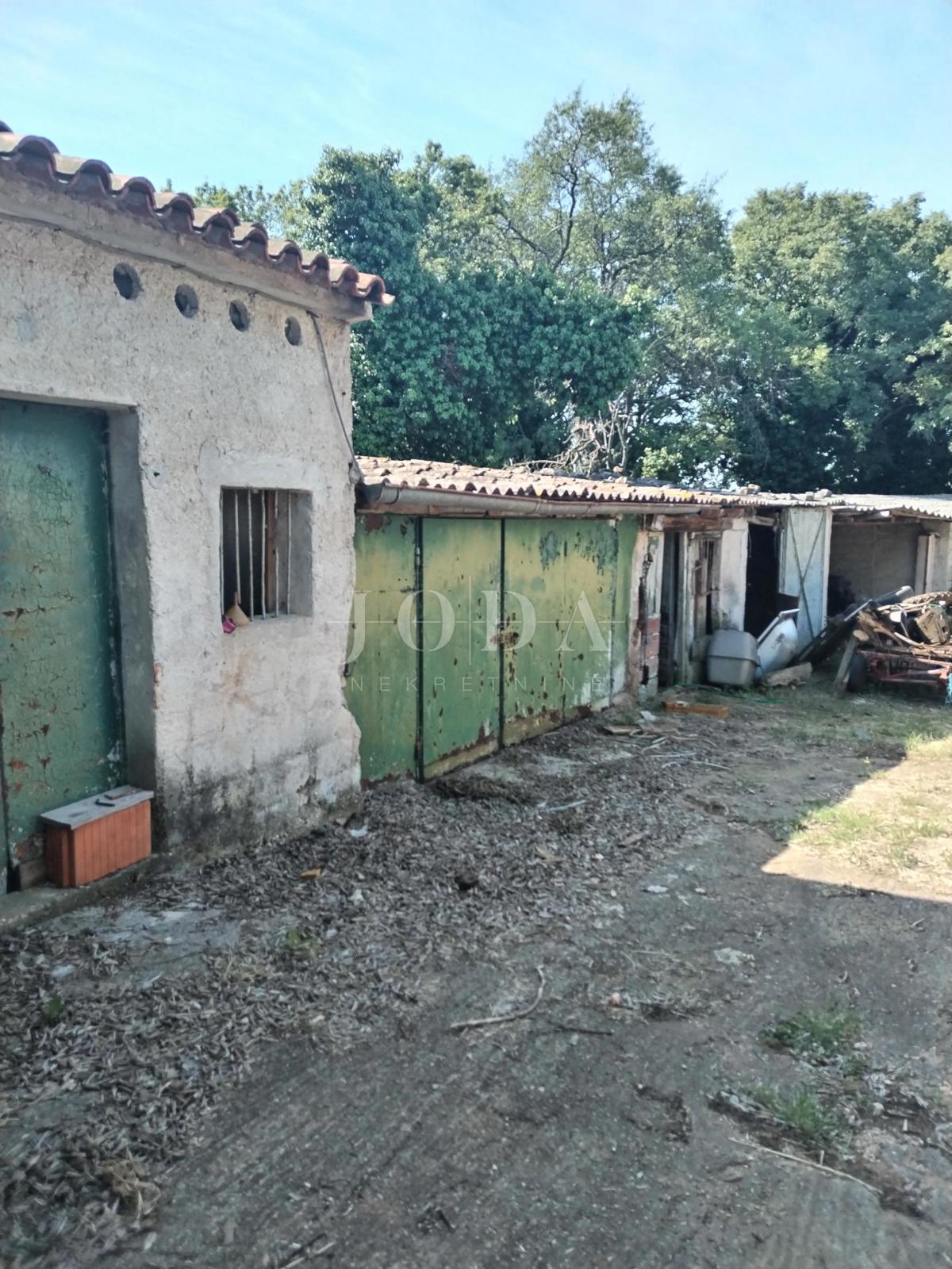 Zemljišče Valtura, Ližnjan, 960m2