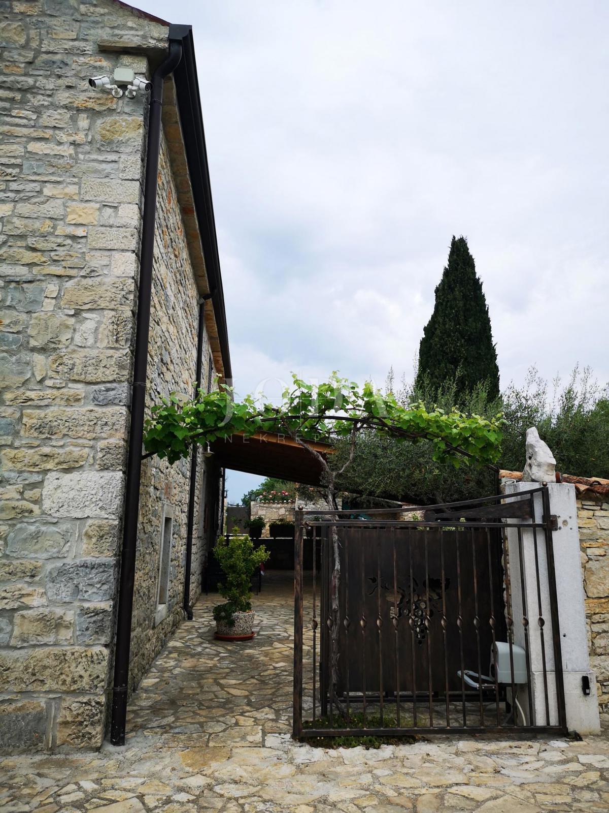 Hiša Tar, Tar-Vabriga, 321,48m2