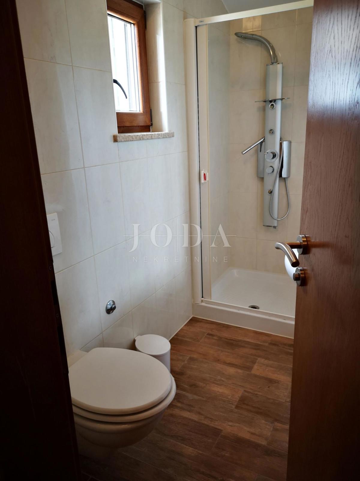 Hiša Tar, Tar-Vabriga, 321,48m2