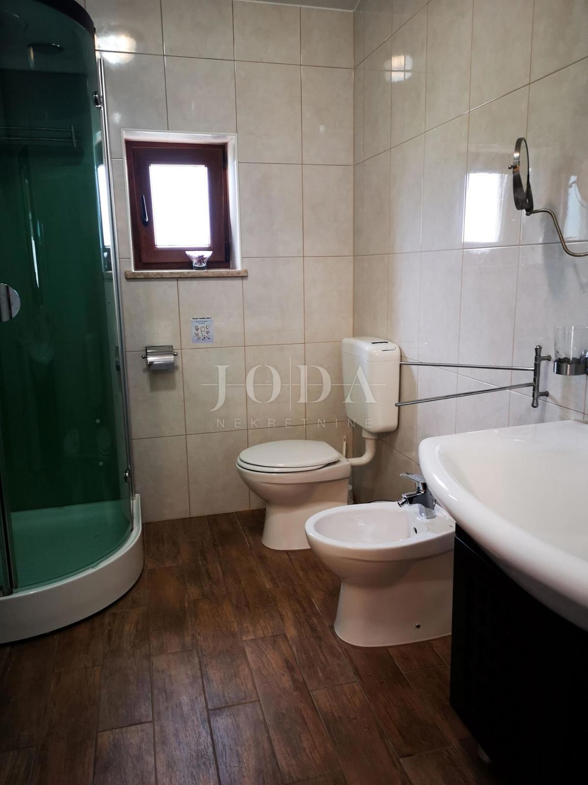 Hiša Tar, Tar-Vabriga, 321,48m2