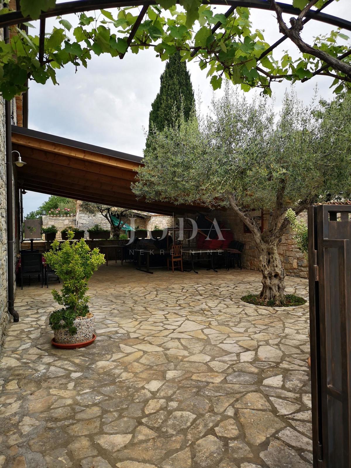 Hiša Tar, Tar-Vabriga, 321,48m2