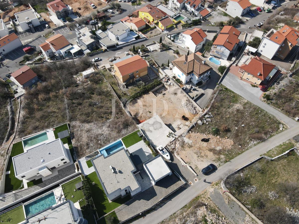 Zemljišče Crikvenica, 696m2