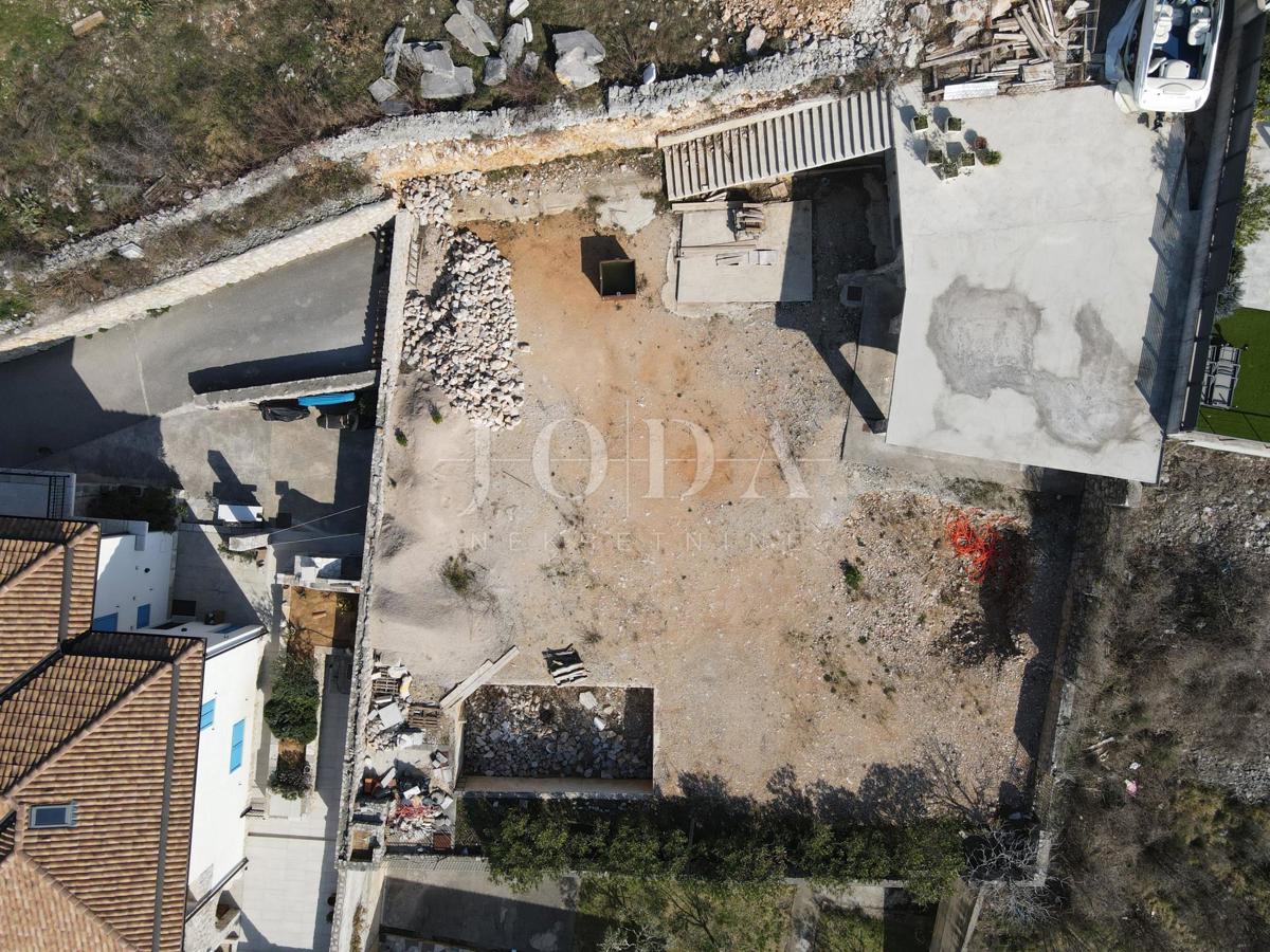 Zemljišče Crikvenica, 696m2