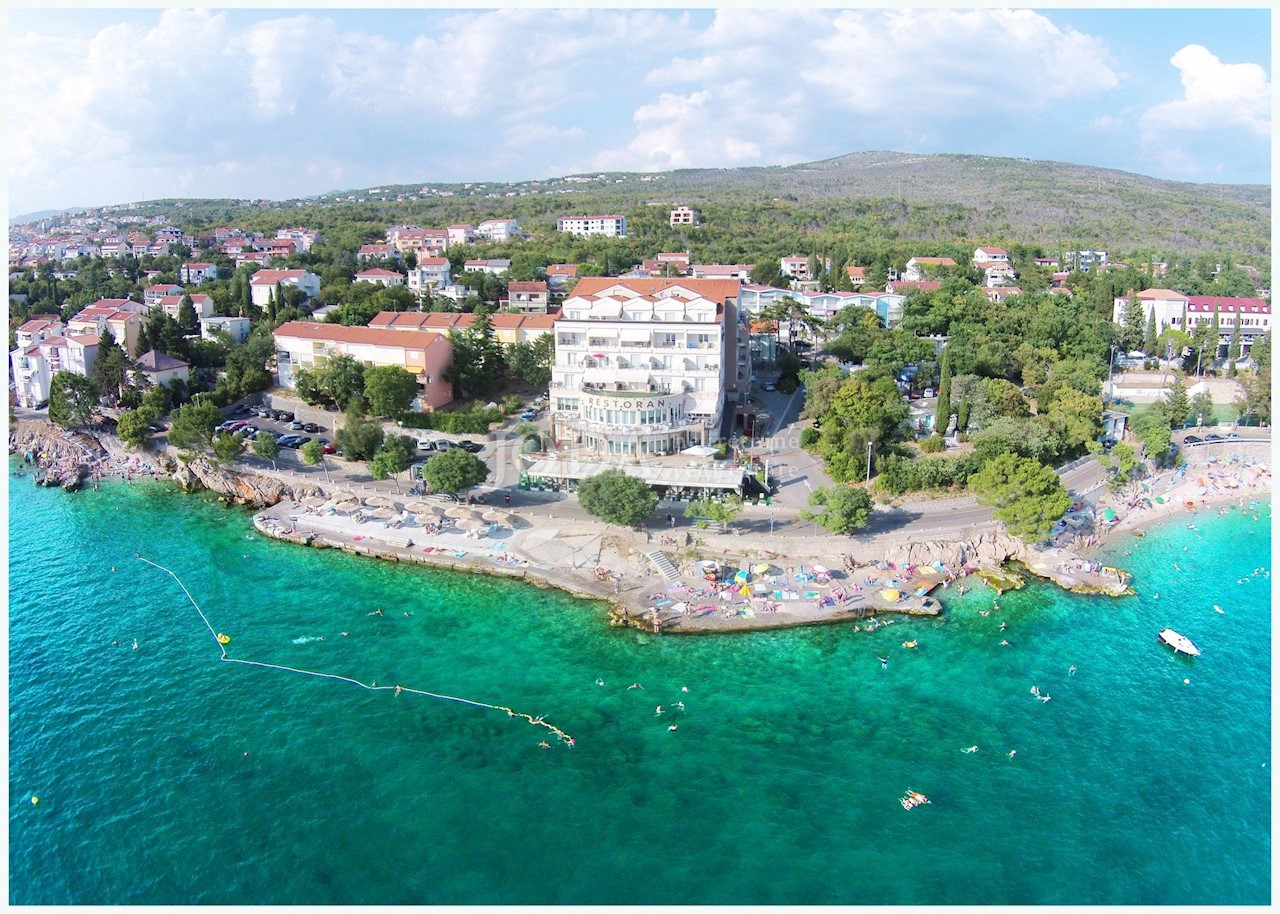 Hotel za prodajo, prva vrsta do morja